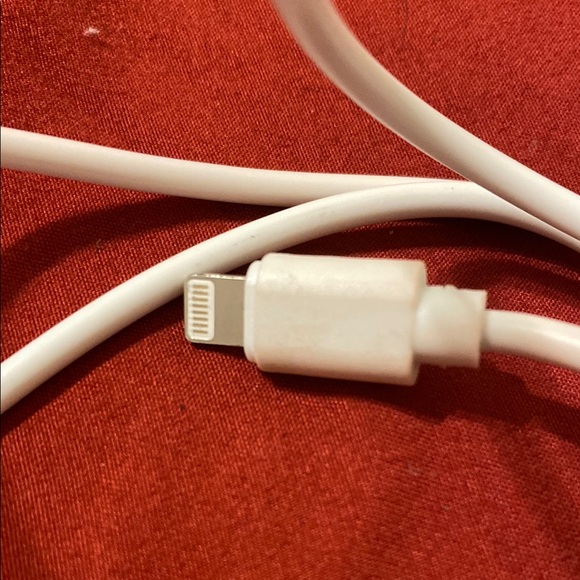 White USB Wall Charger and Cable - Picture 5 of 5